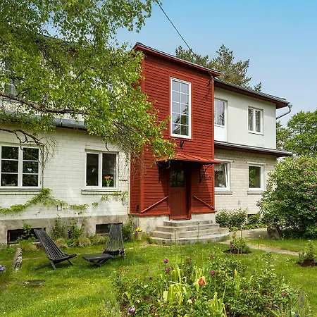 Апартаменты Lovely Nest In Nomme Таллин